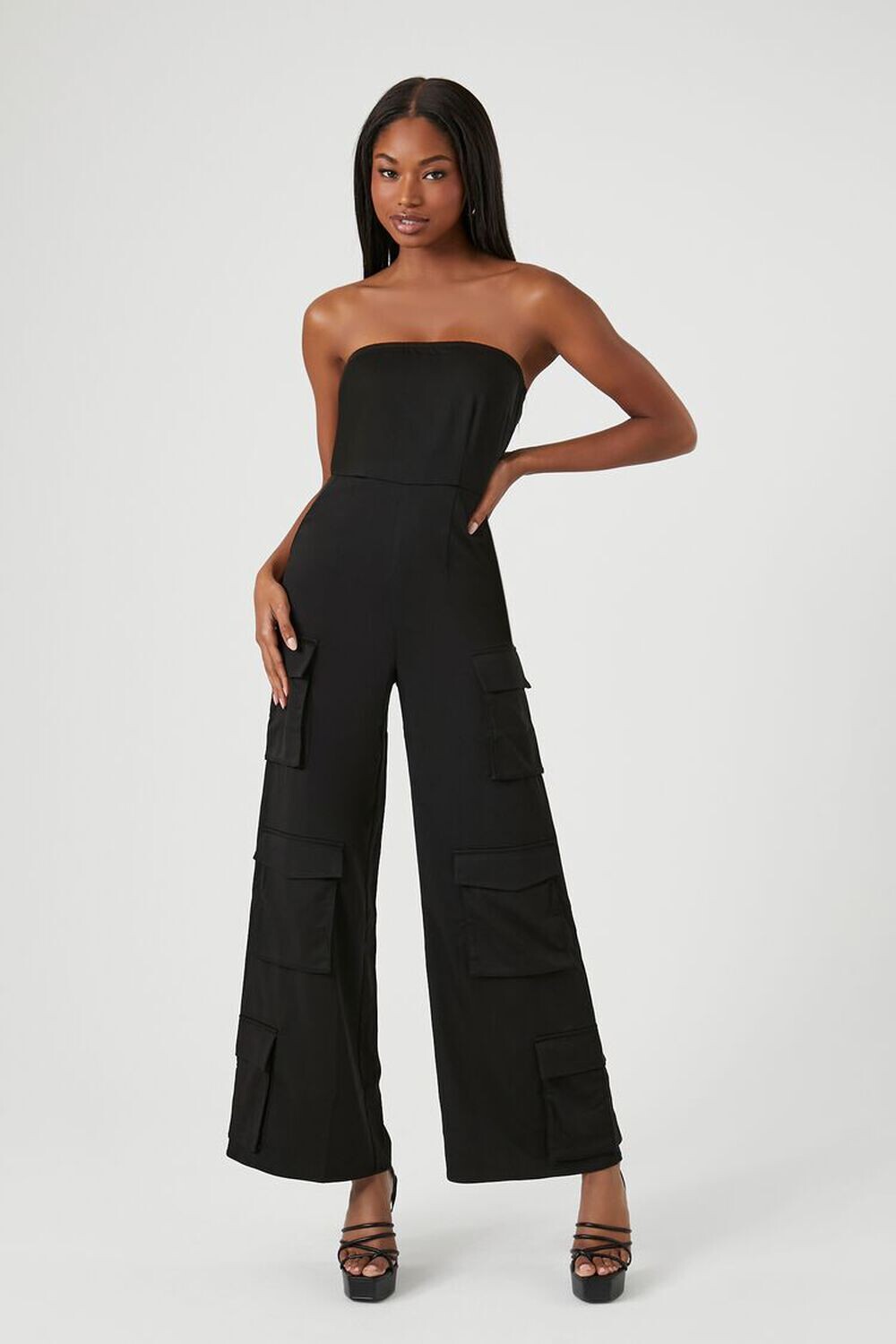 

Атласный комбинезон карго с широкими штанинами Forever 21, черный