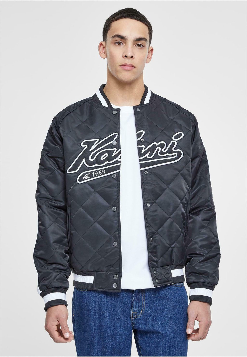 

Бомбер Karl Kani HERREN KM231-040-2KK VARSITY SOUVENIR, цвет Black, Серый, Бомбер Karl Kani HERREN KM231-040-2KK VARSITY SOUVENIR, цвет Black