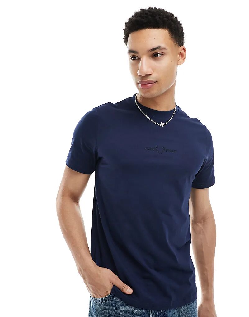 

Вышитая футболка темно-синего цвета Fred Perry