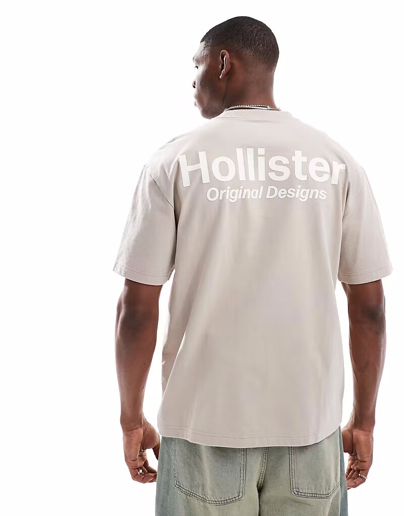 

Футболка Hollister boxy tech с логотипом на спине бежевого цвета