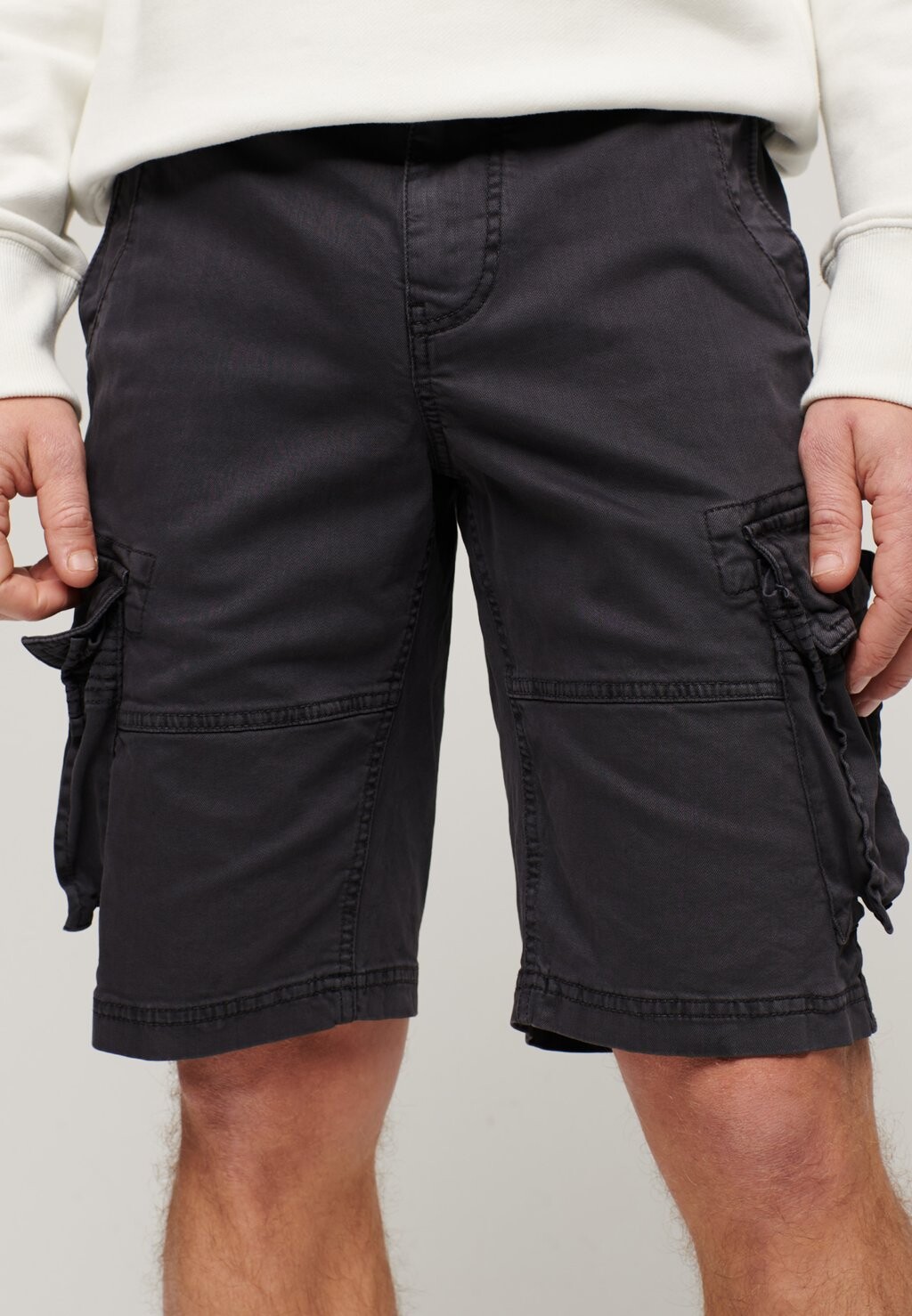 

Шорты CORE Superdry, цвет blackboard