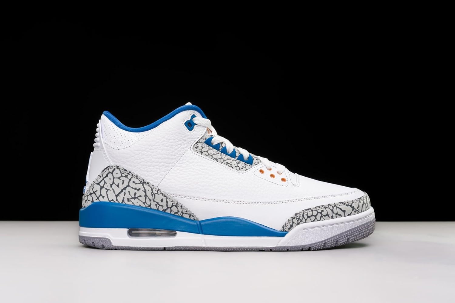 Мужские кроссовки Nike Air Jordan 3 Retro, белый — фото 2