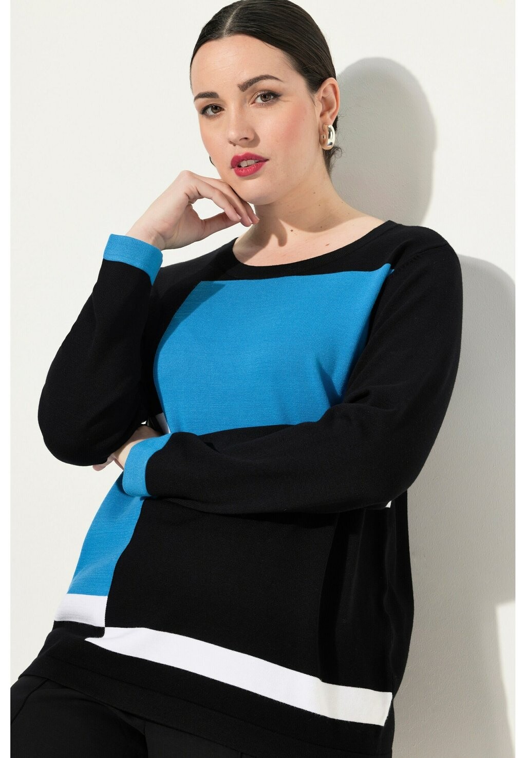 

Джемпер COLOR BLOCK LONG SLEEVE Ulla Popken, черный