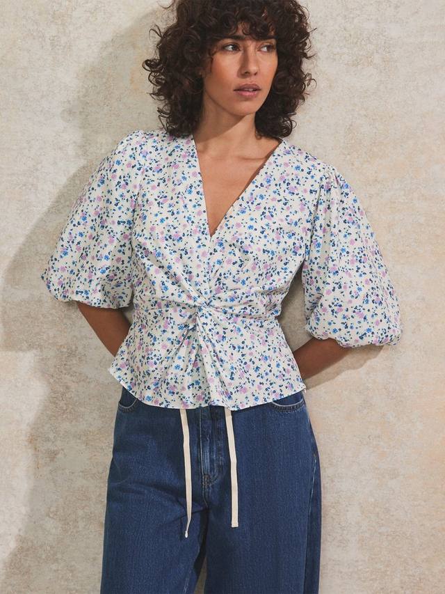 

Топ с цветочным принтом и скрученным передом Ro&Zo, White/Multi