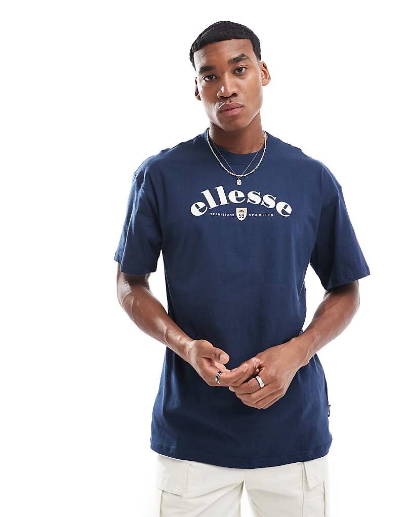 

ellesse – Franks – Темно-синяя футболка с логотипом на груди