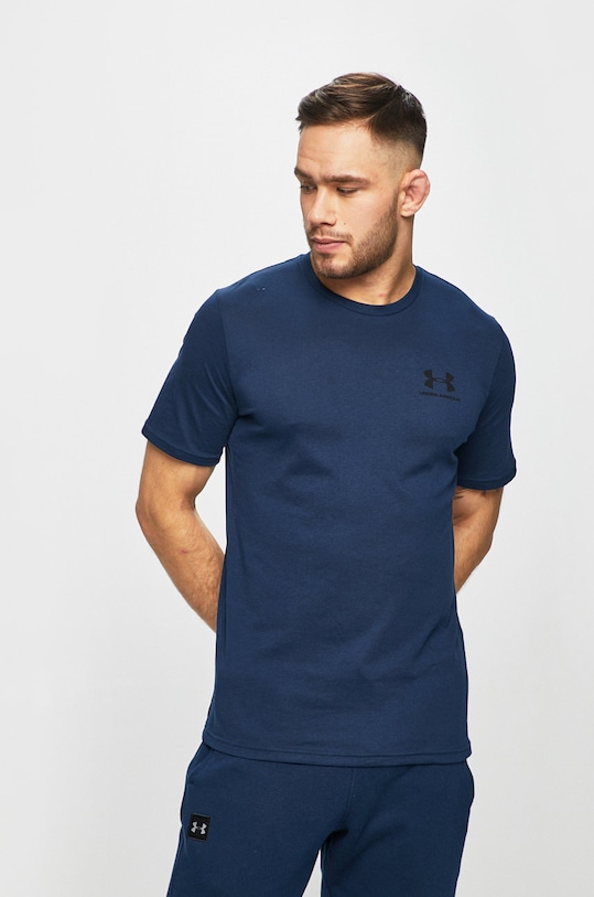 

Футболка SPORTSTYLE с принтом на груди слева Under Armour, темно-синий