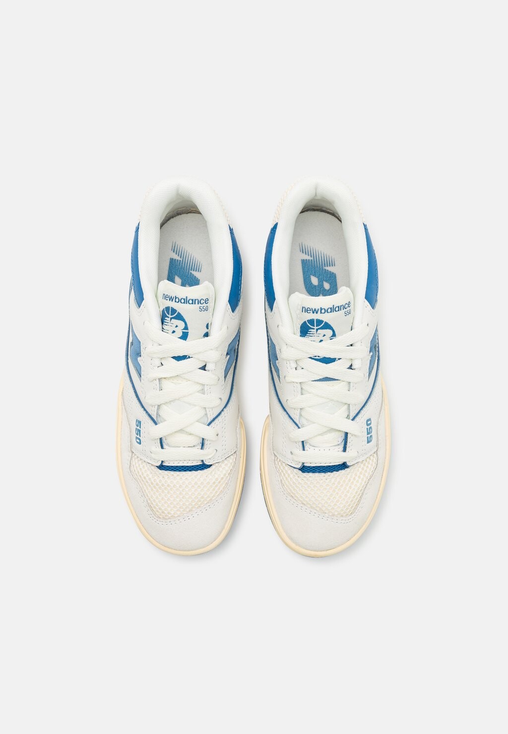 

Кроссовки на шнуровке 550 UNISEX New Balance, кремовый