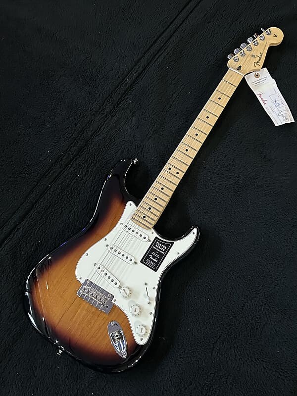 

Электрогитара Fender Player Stratocaster Maple Fretboard Anniversary 2-Color Sunburst 7lbs. 14.1 oz. #MXS24001333