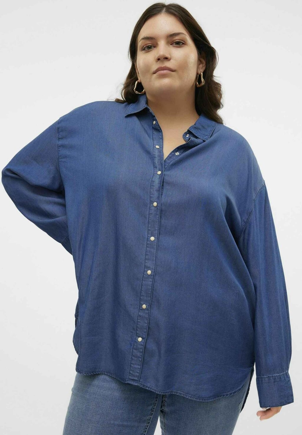

Блузка на пуговицах VMCPAULINE Vero Moda Curve, синий деним