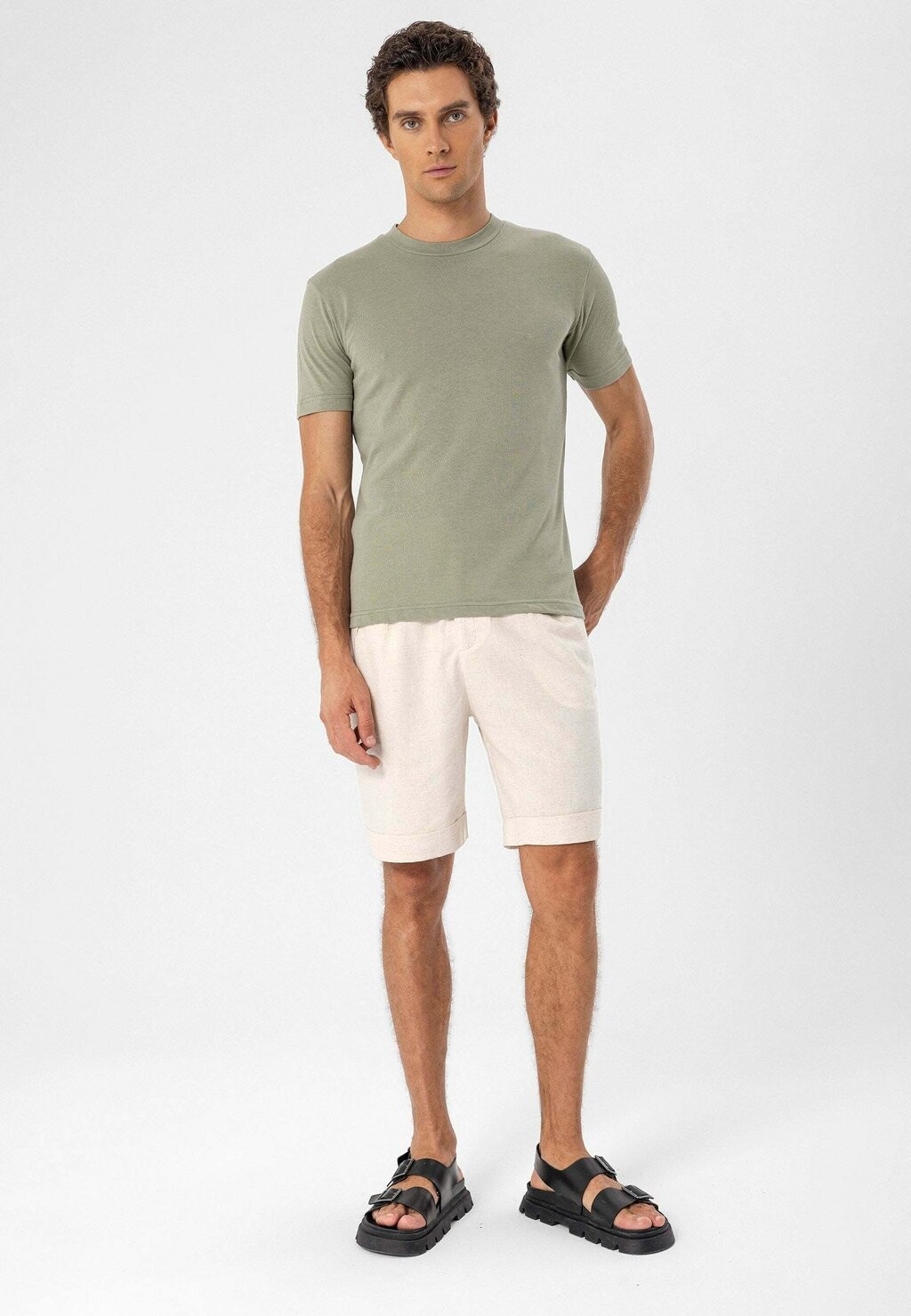 

Базовая футболка CREW NECK Antioch, хаки