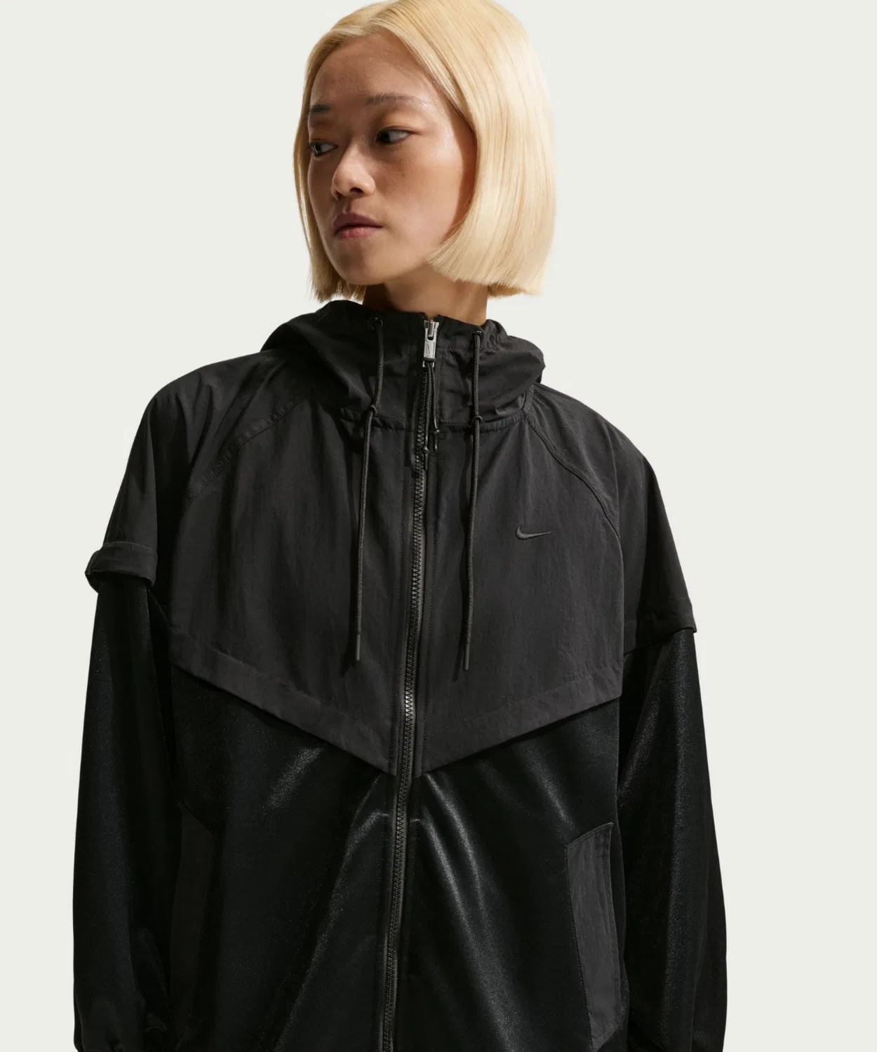 Куртка Nike Sportswear Women's Oversized Windrunner Jacket, черная