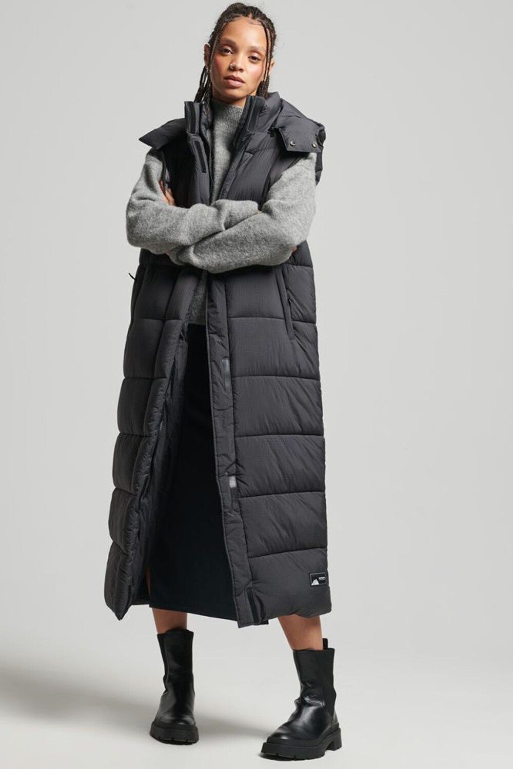 

Утепленный жилет Touchline Superdry, черный