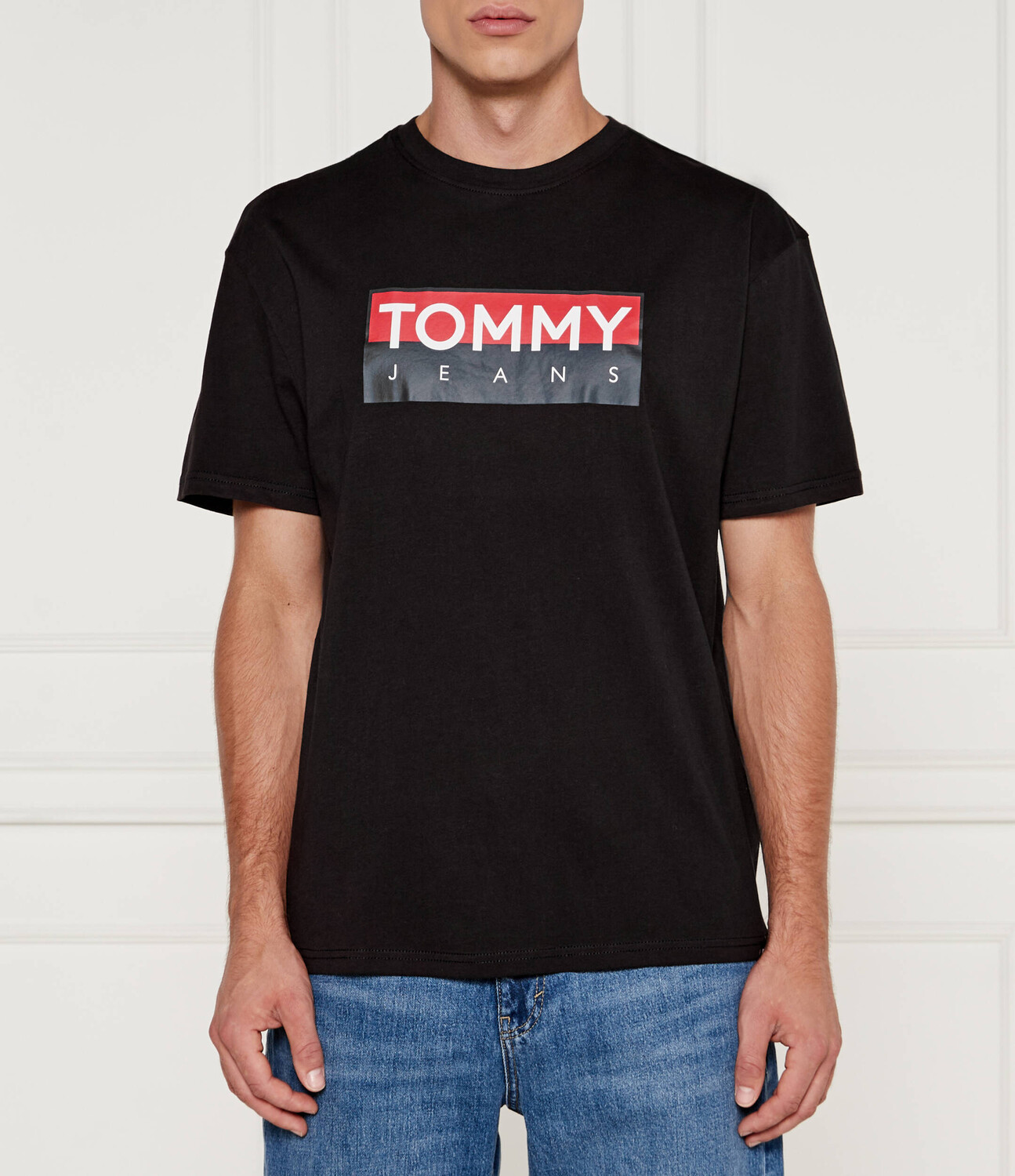 

Футболка Tommy Jeans Regular Fit, черный