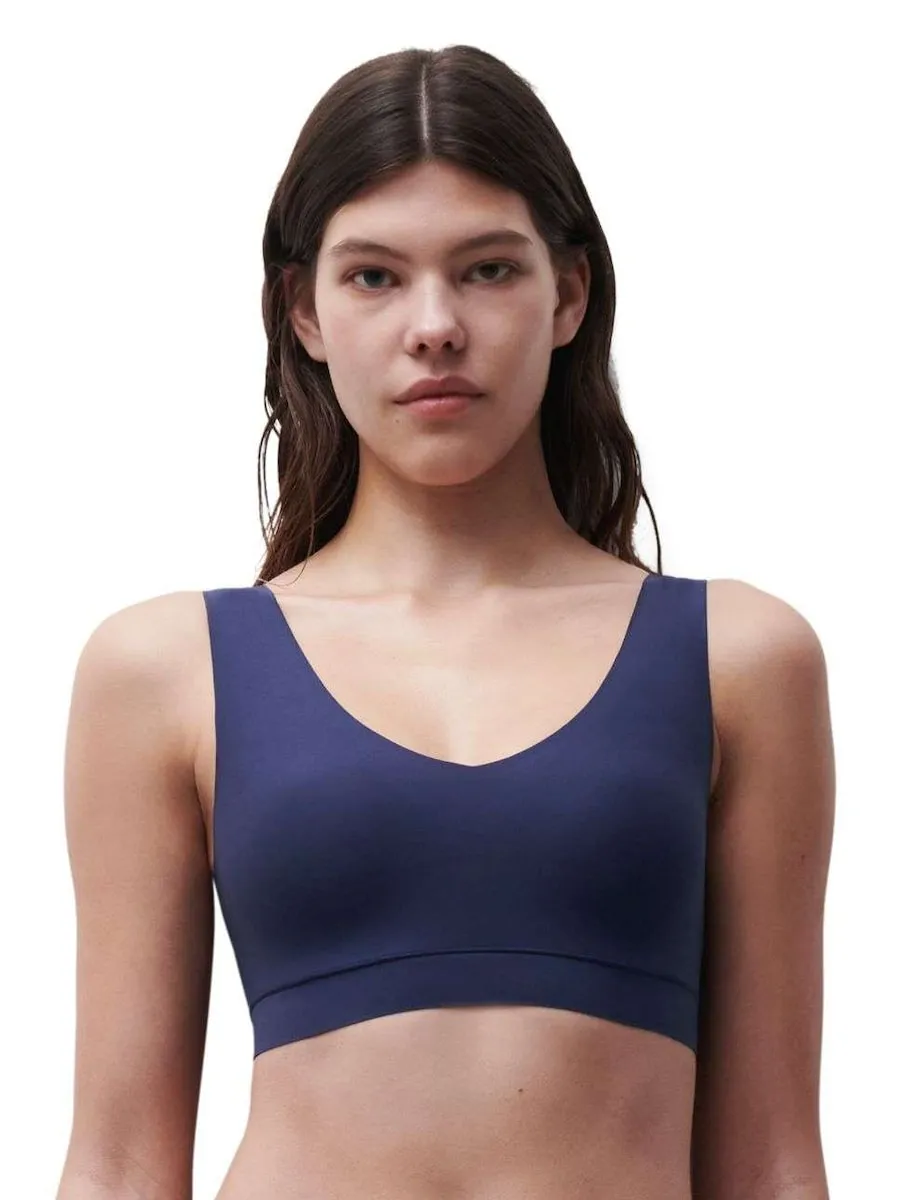 

Топ-бралетте без косточек с бесшовными вставками из коллекции SoftStretch Chantelle, темно-синий