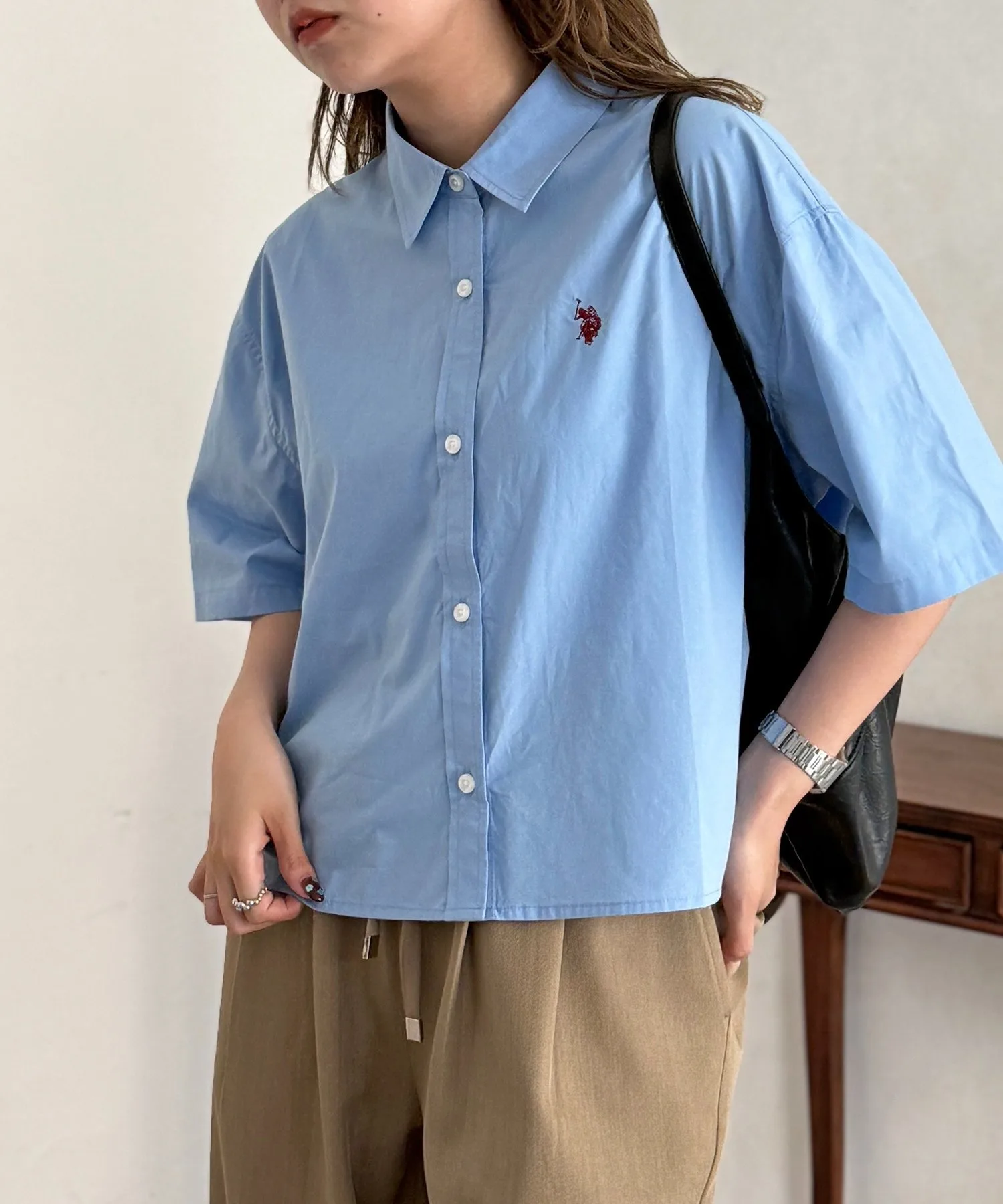 Женская укороченная рубашка U.S. POLO ASSN. с коротким рукавом голубая