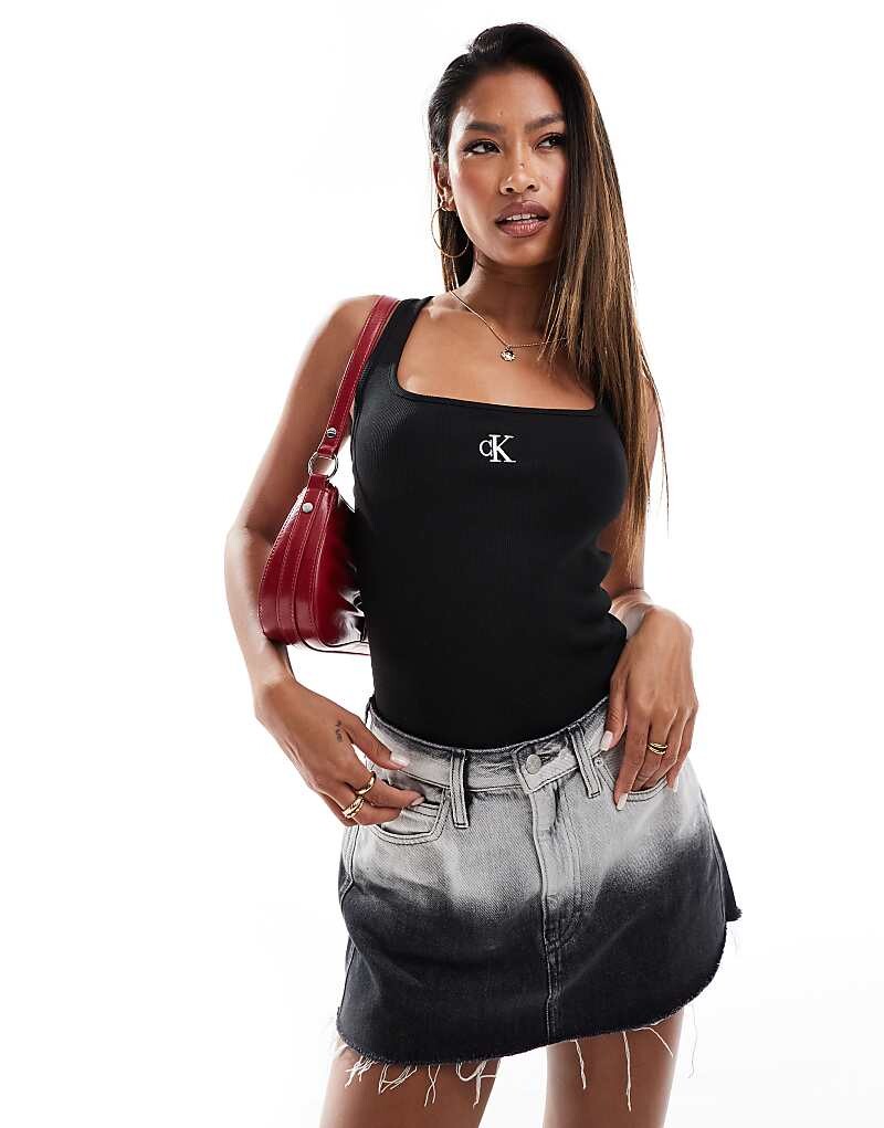 

Calvin Klein Jeans – Черный топ без рукавов в рубчик