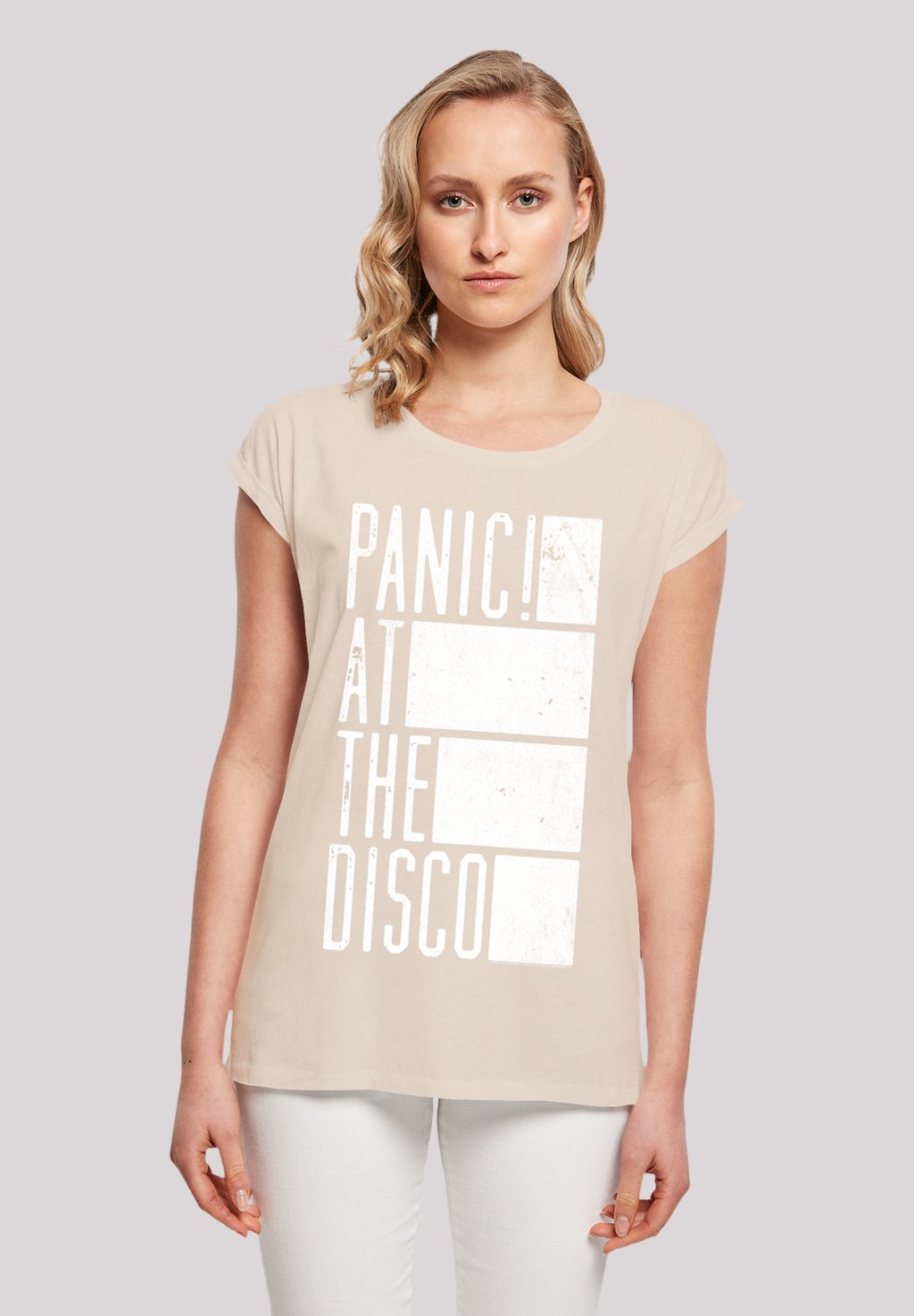 

Футболка с принтом PANIC AT THE DISCO BLOCK TEXT F4NT4STIC, песочный