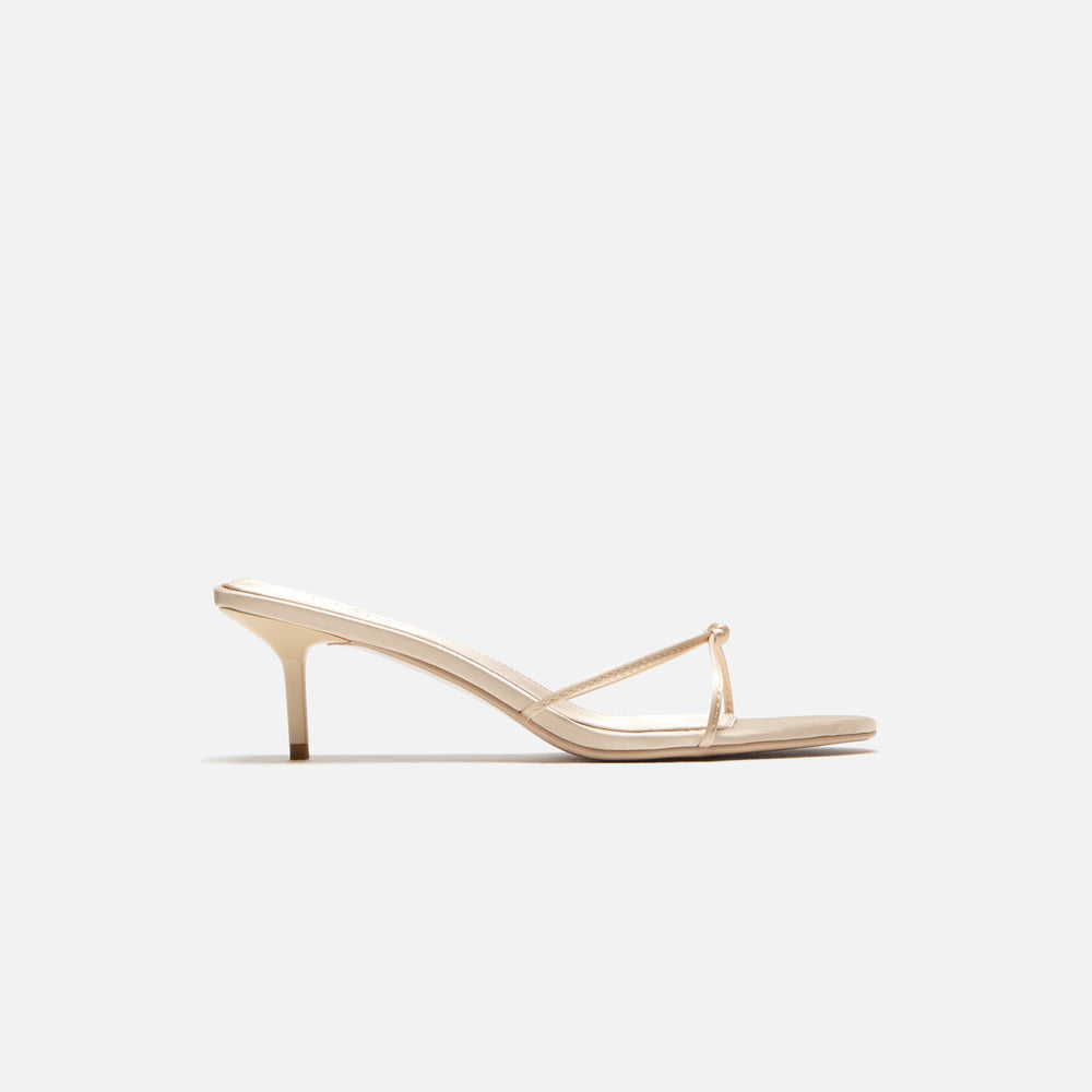 Туфли Femme LA Maeve Slipper, цвет Champagne