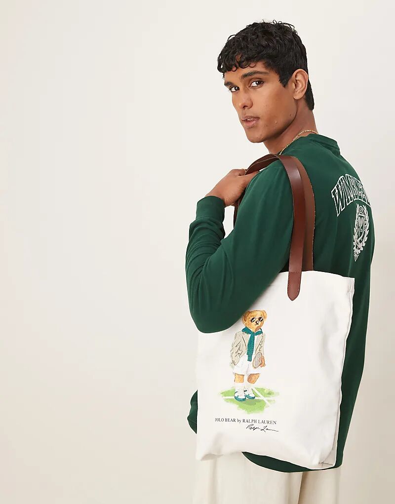 

Сумка-тоут Polo Ralph Lauren Wimbledon Capsule с принтом медведя среднего размера из холста белого цвета