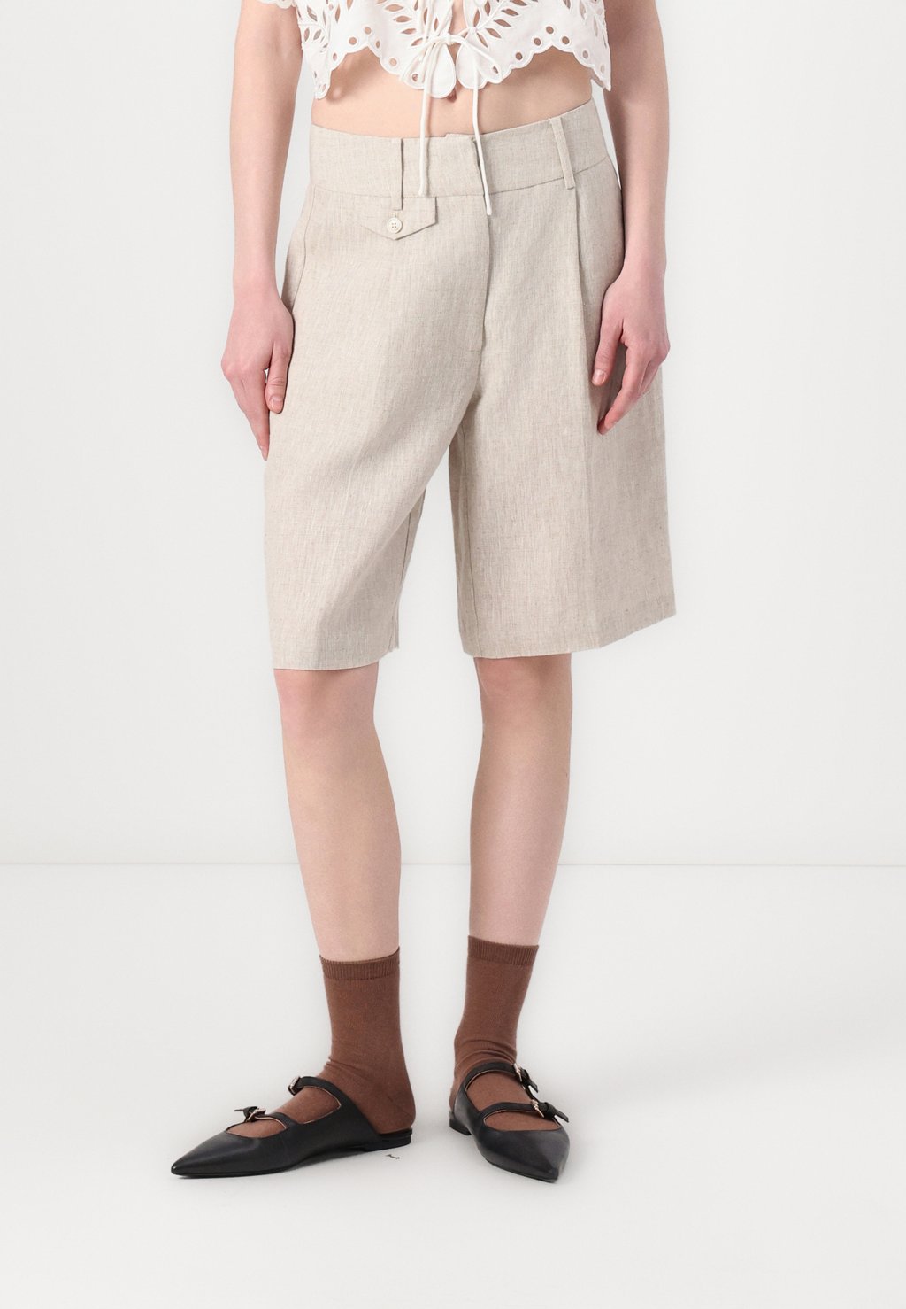 

Шорты ARLO PLEATED Malina, песочный