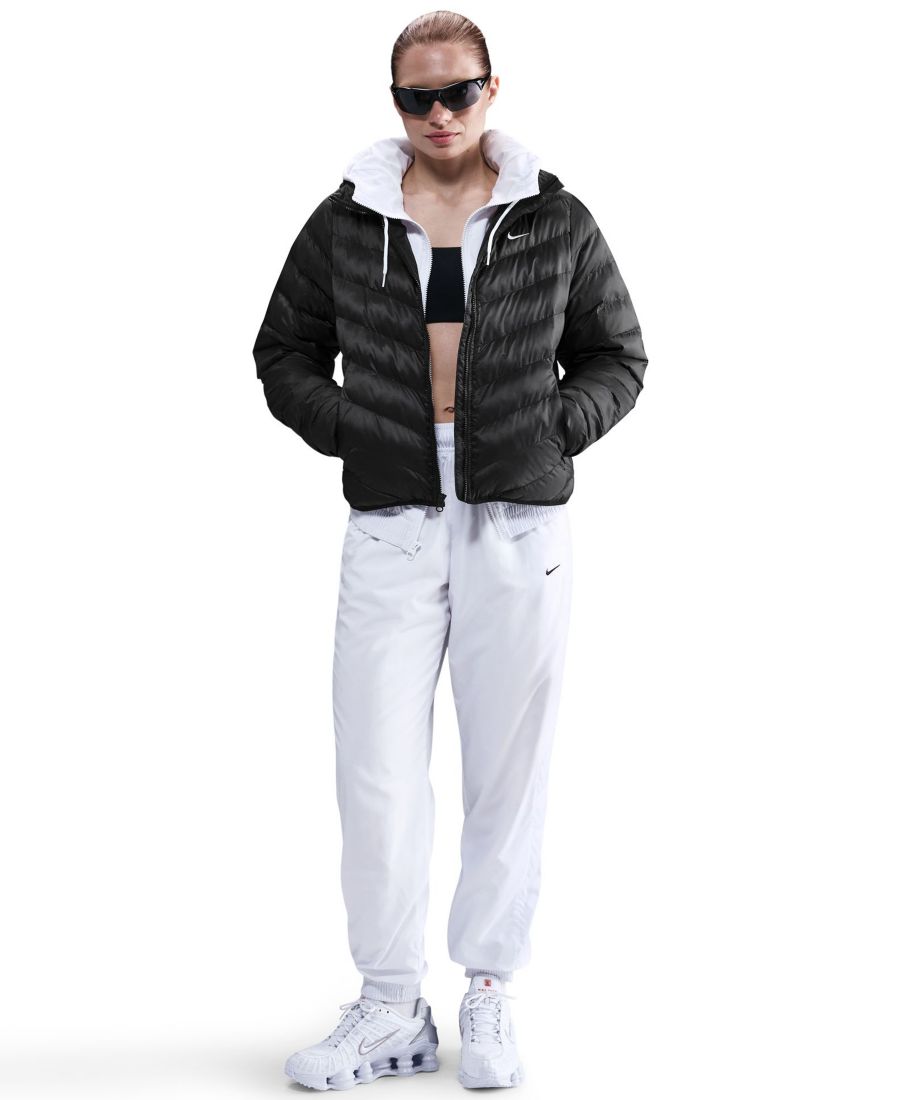 

Женская ветровка Sportswear Windpuffer Therma-FIT с капюшоном Nike, Black/Sail