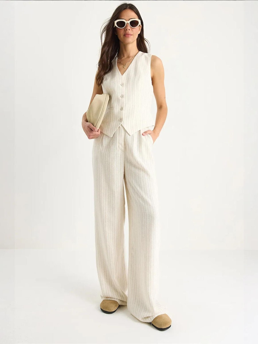 

Брючный костюм Bianco Lucci, бежевый/светло-бежевый