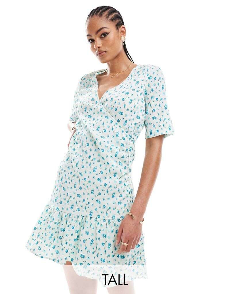 

Vero Moda Tall - Короткое платье с запахом голубого цвета с цветами