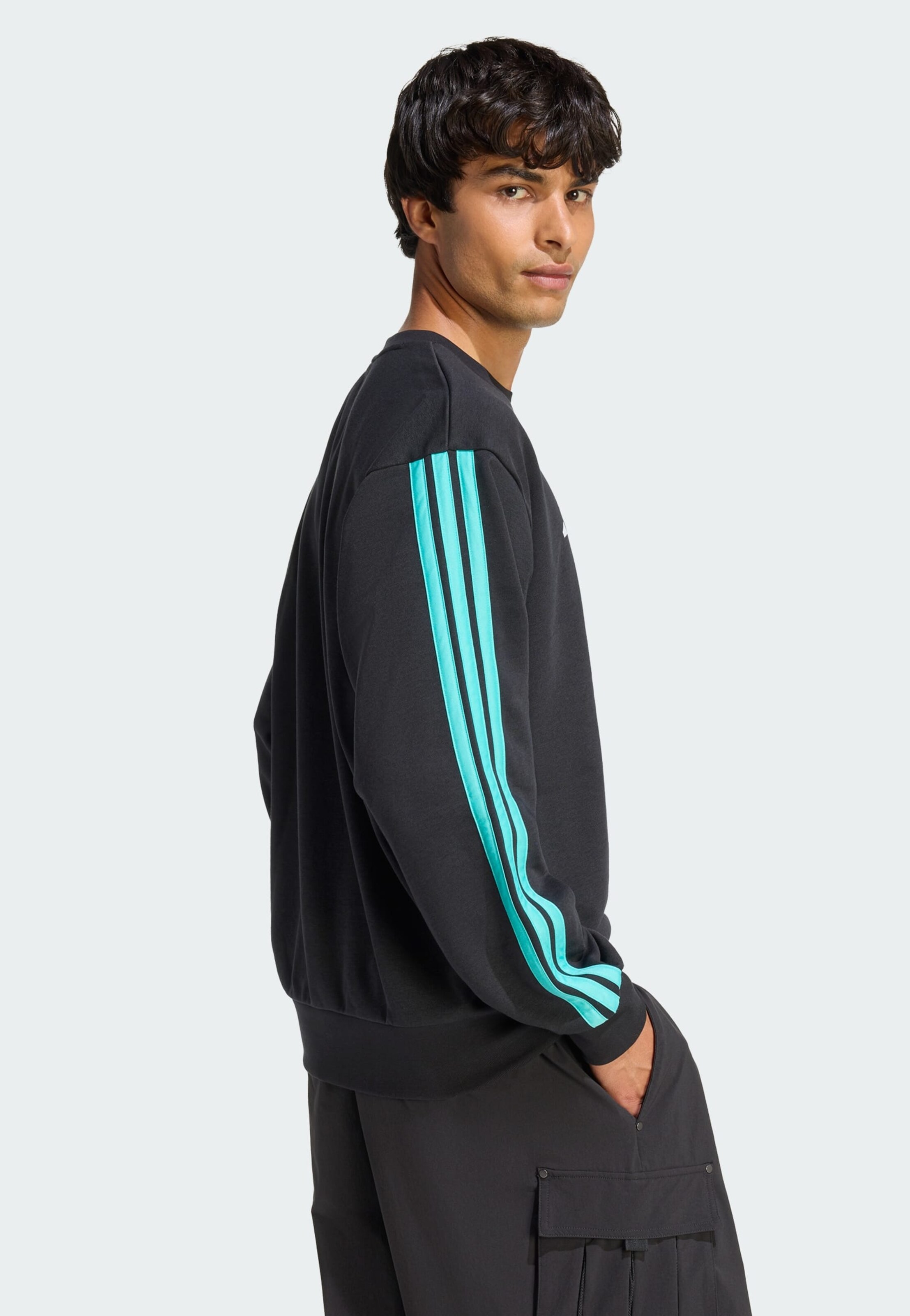 Adidas Performance Спортивный свитшот 'Mercedes - AMG Petronas Formula 1 Team DNA' в черном цвете — фото 3