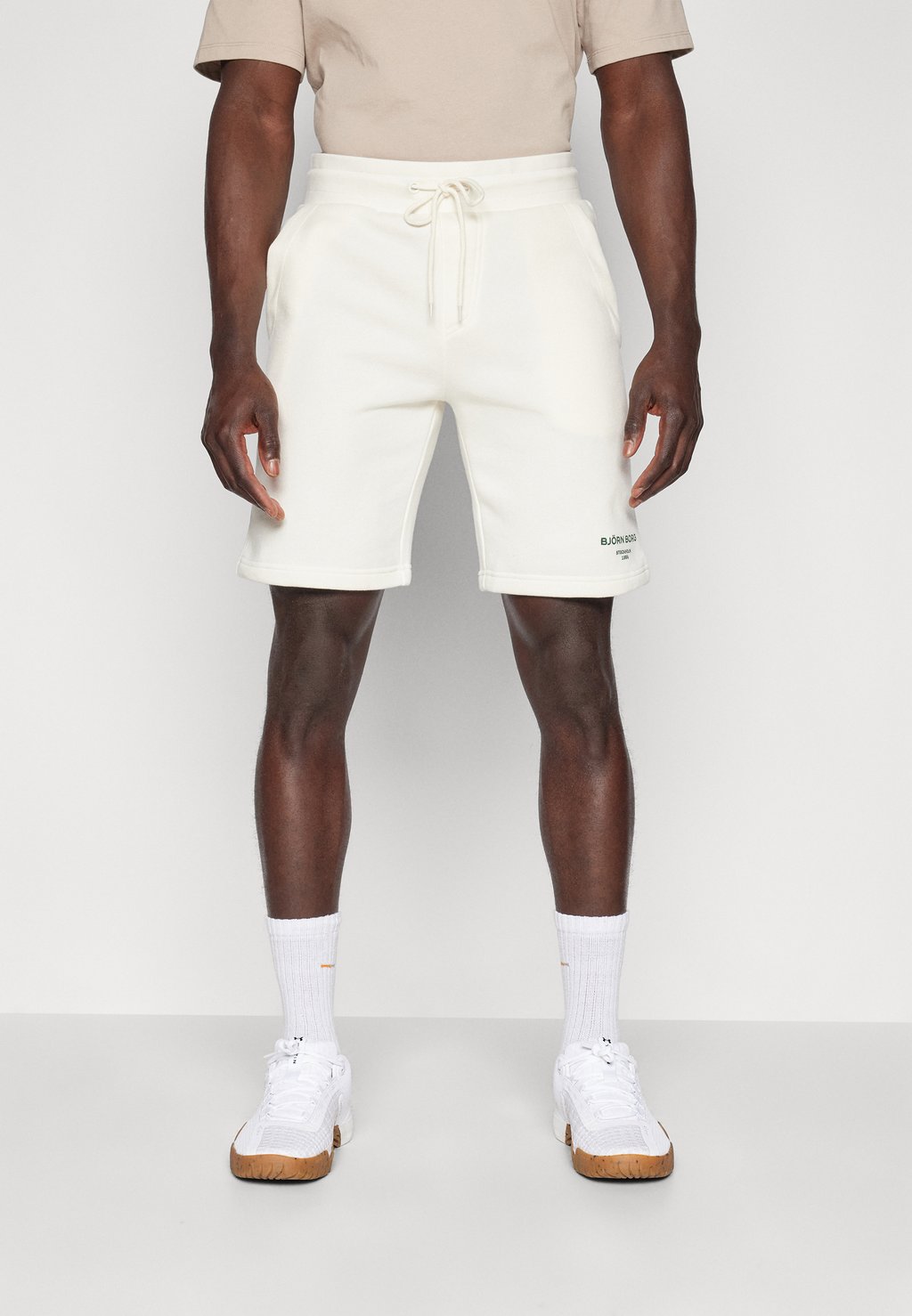

Спортивные шорты ESSENTIAL SWEATSHORTS Björn Borg, молочный