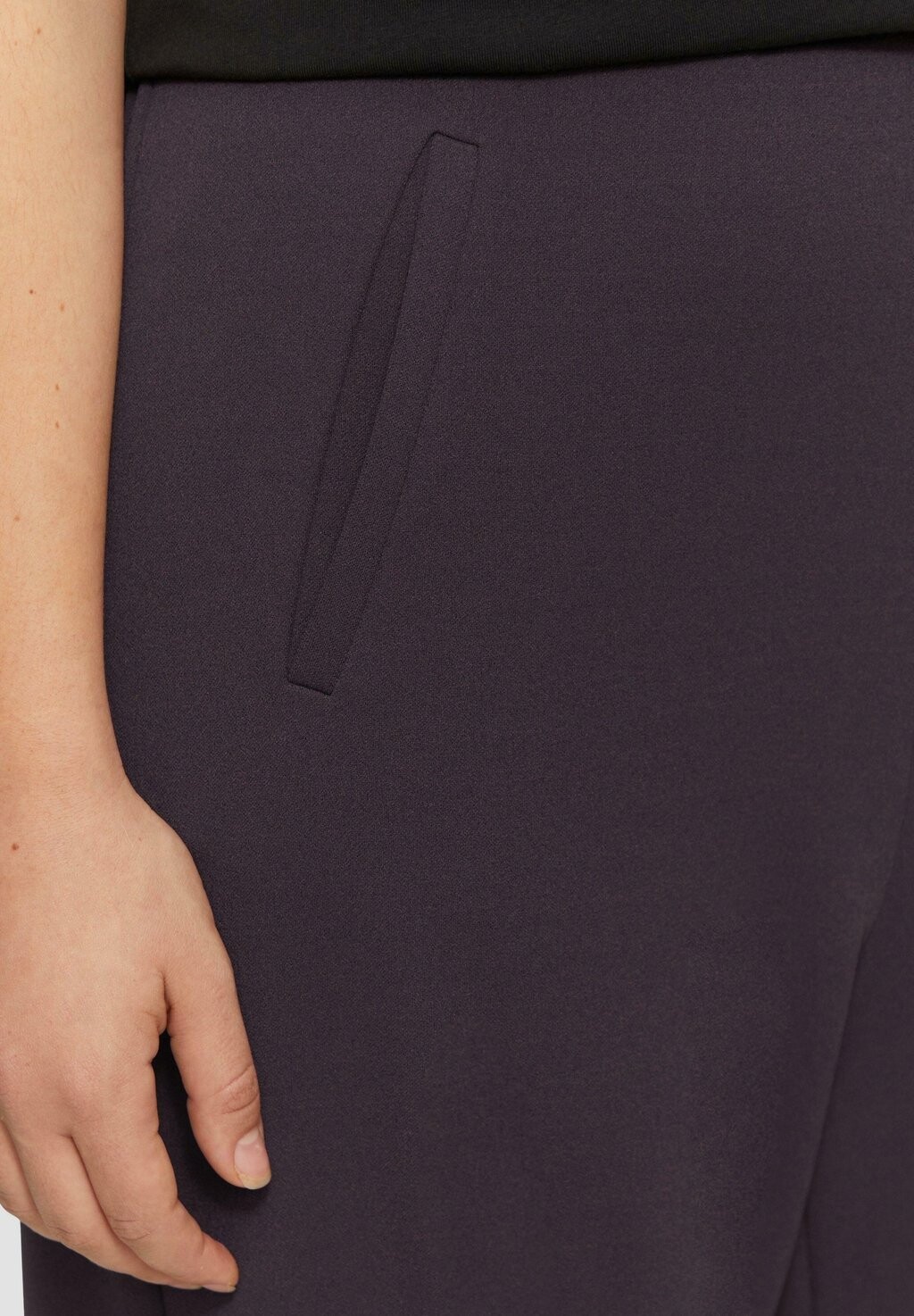 

Брюки HIGH WAIST MIT WEITEM BEIN QS, бордовый