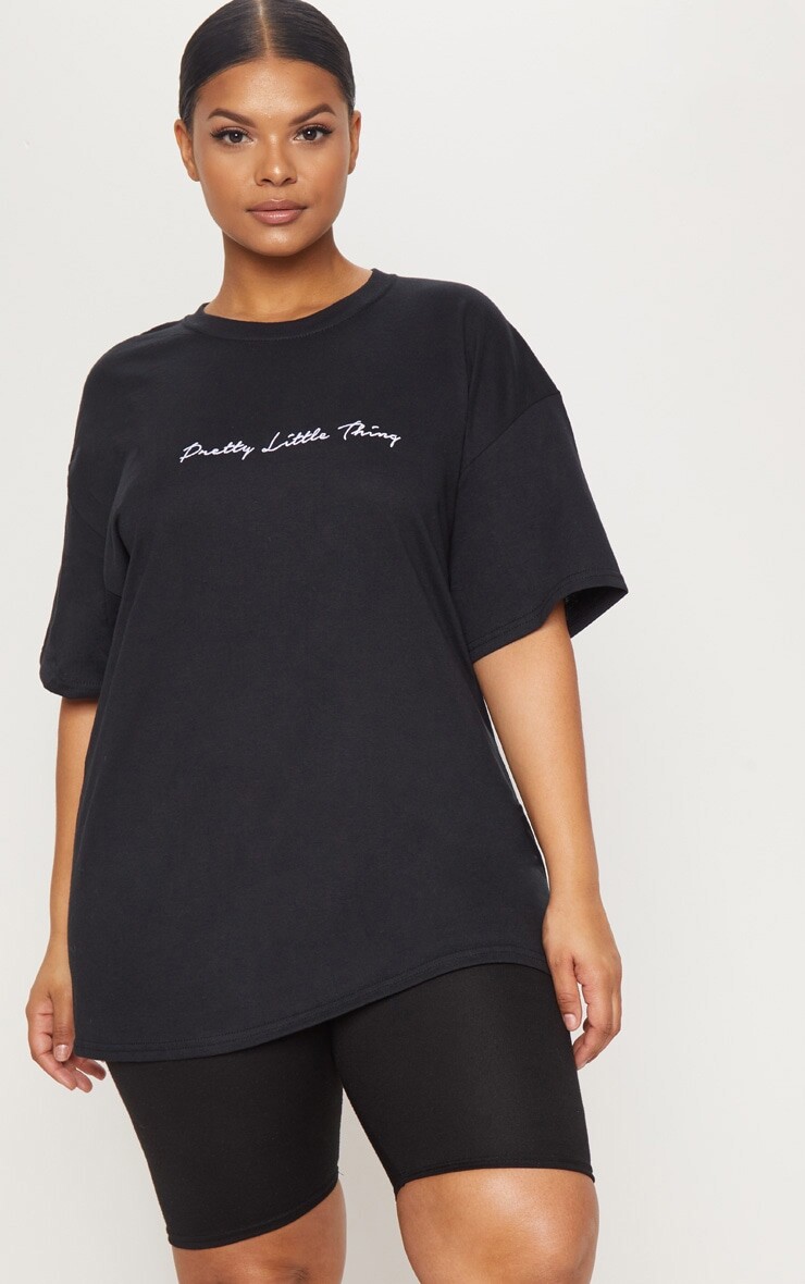 

PrettyLittleThing Plus Черная футболка с надписью спереди, Черный, PrettyLittleThing Plus Черная футболка с надписью спереди