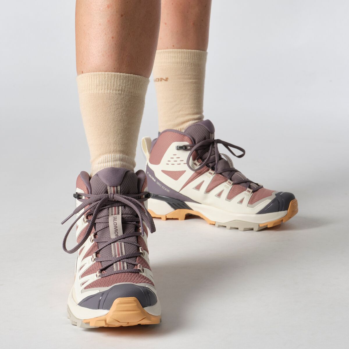 Туристические ботинки женские Salomon X Ultra 360 Edge с мембраной GORE-TEX, мультиколор — фото 4