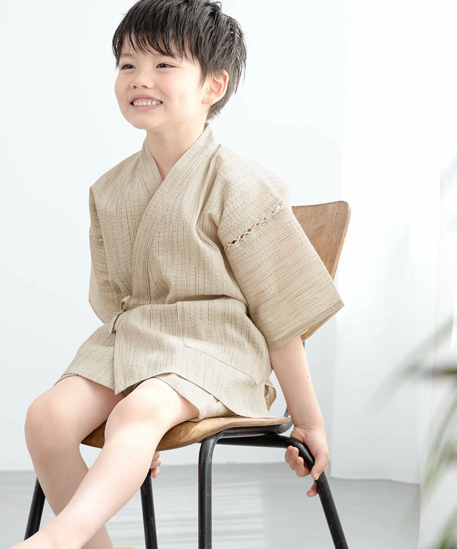 Детский комплект одежды для мальчиков Jinbei: футболка и брюки. Soubien, Beige x Rain Stripe