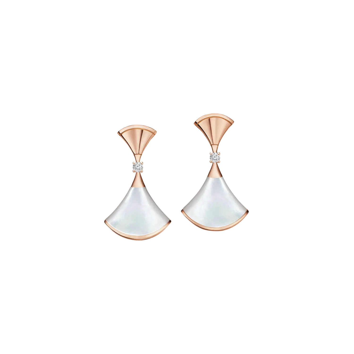 

Серьги divas' dream из розового золота 18 карат с перламутром и бриллиантами. BULGARI