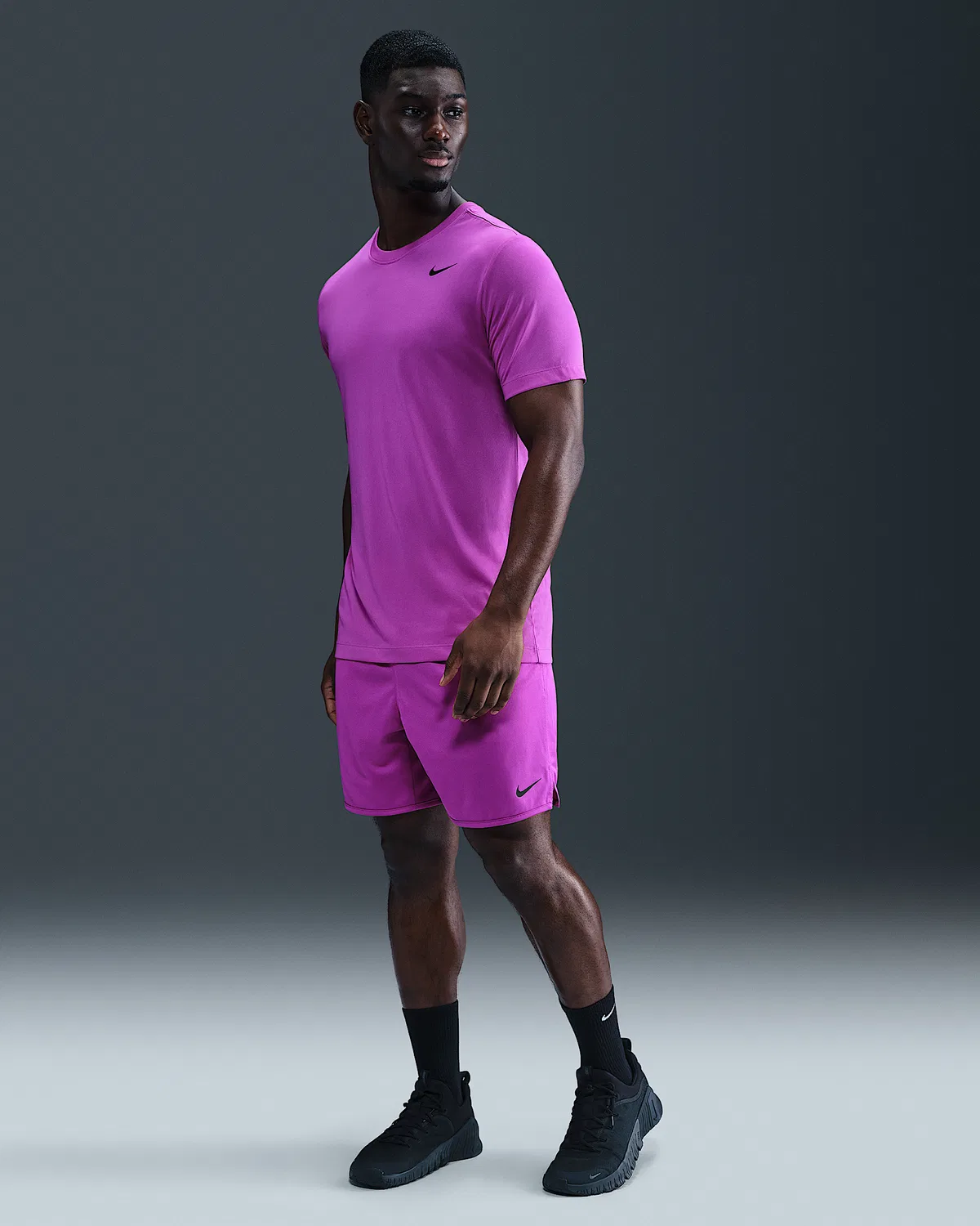 Мужская фитнес-футболка Nike Dri-FIT Legend, Vivid Purple/Black — фото 4