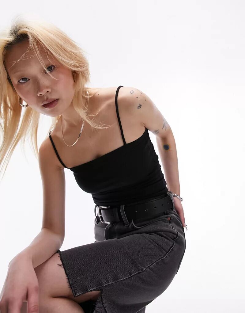 

Черный топ с бретельками-спагетти Topshop