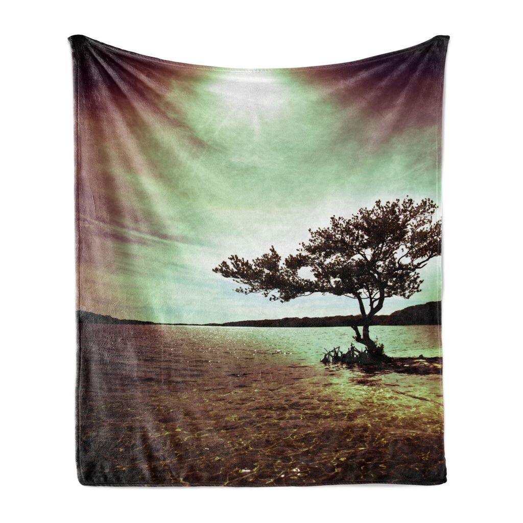

ABAKUHAUS Lonely Tree Мягкое фланелевое флисовое одеяло, тема дикой природы, живописная фотография на берегу озера, композиция с силуэтами природы, 175 x 230 см, зеленый черный