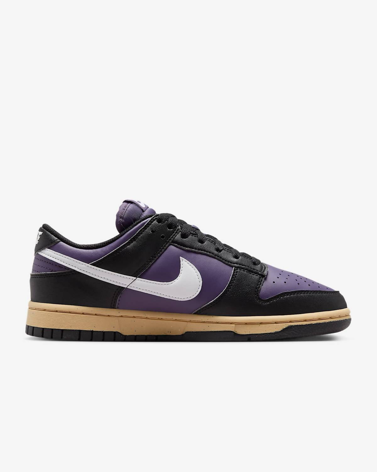 Женские кроссовки Dunk Low Next Nature в цвете темный виноград/черный/сезам/белый Nike