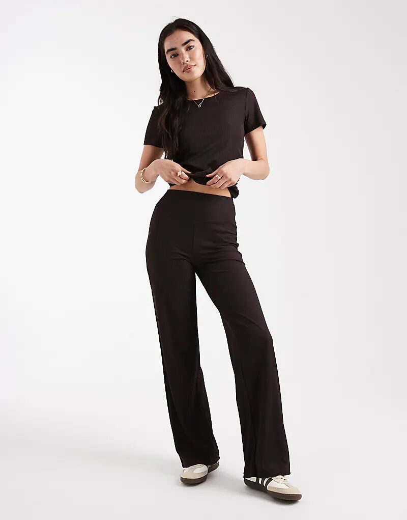 

ONLY активный широкий ребристый комбинезон шоколадно-коричневого цвета