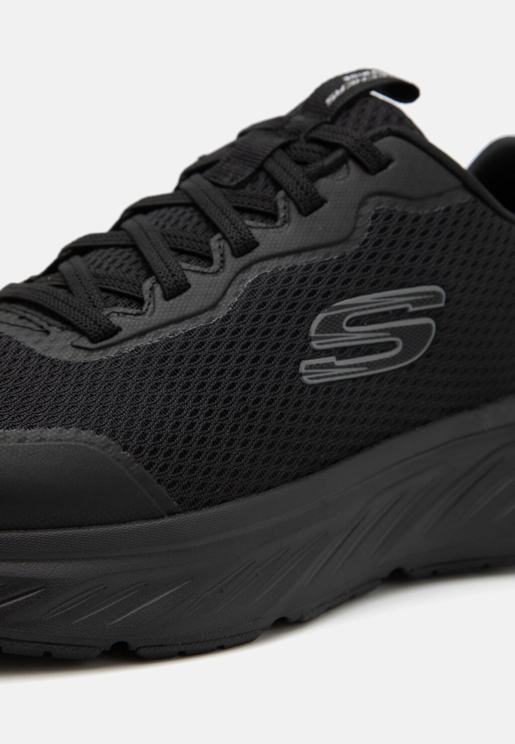 

Кроссовки на шнуровке EDGERIDE Skechers, черный