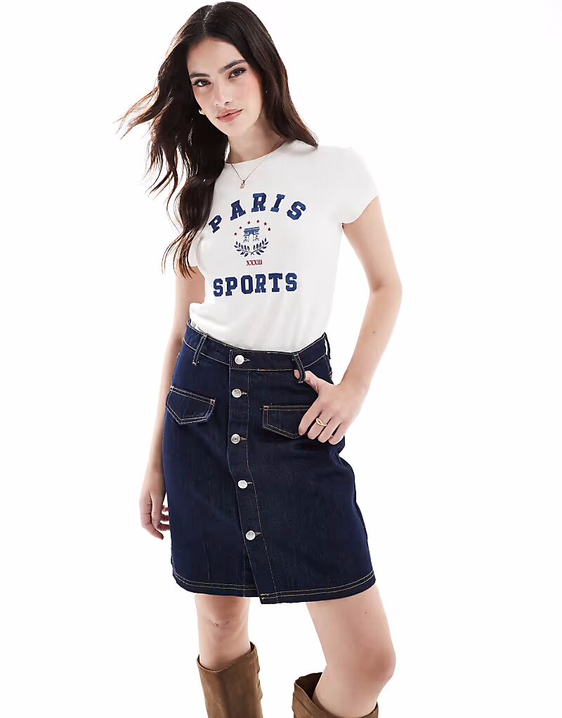 

Джинсовая мини-юбка ASOS DESIGN с застежкой на пуговицы