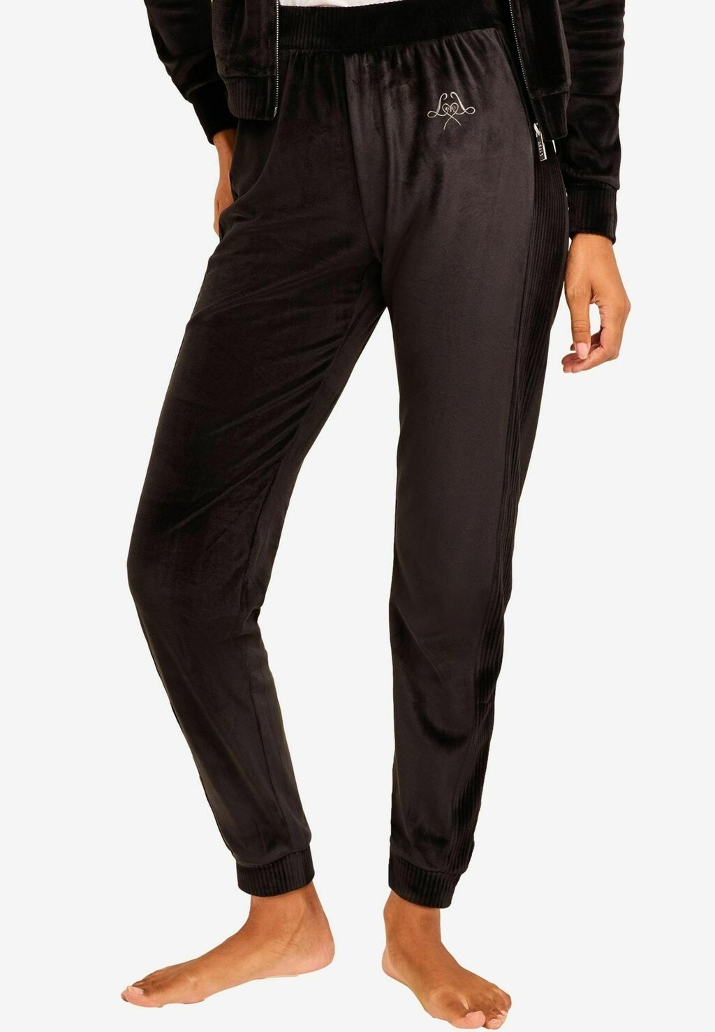 

Спортивные брюки PETITE FIT VELOUR PANTS Lipsy, черный