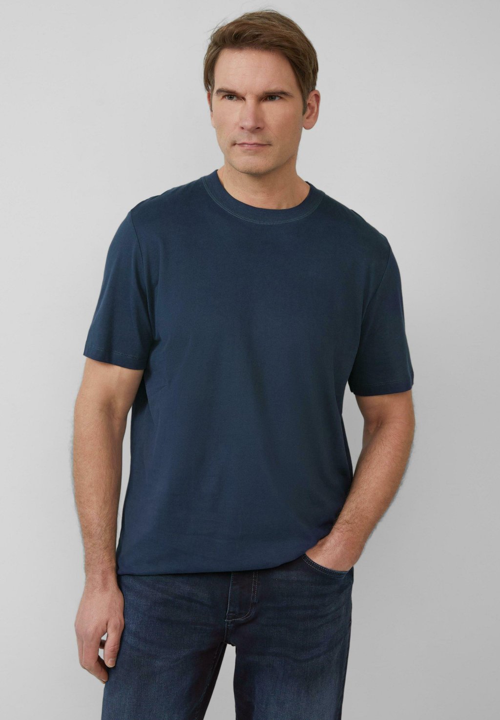 

Базовая футболка MIT CREWNECK UND FLATLOCK-DETAILS s.Oliver, темно-синий