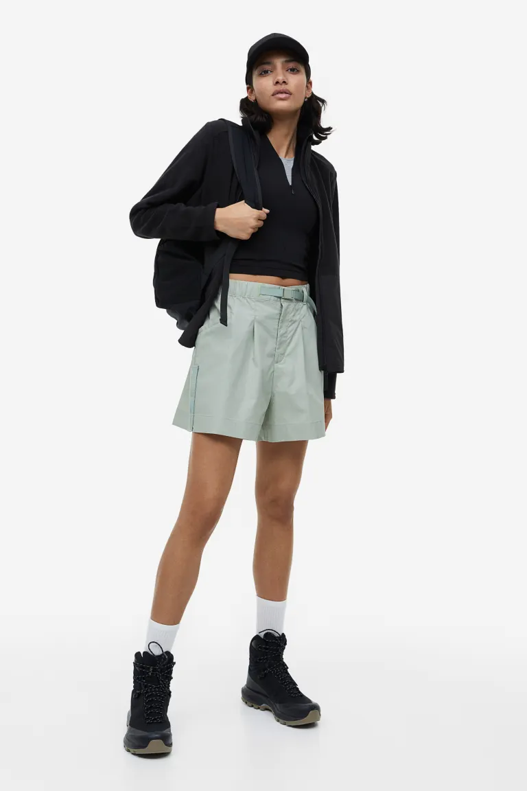 

Водоотталкивающие шорты для активного отдыха H&M, зеленый