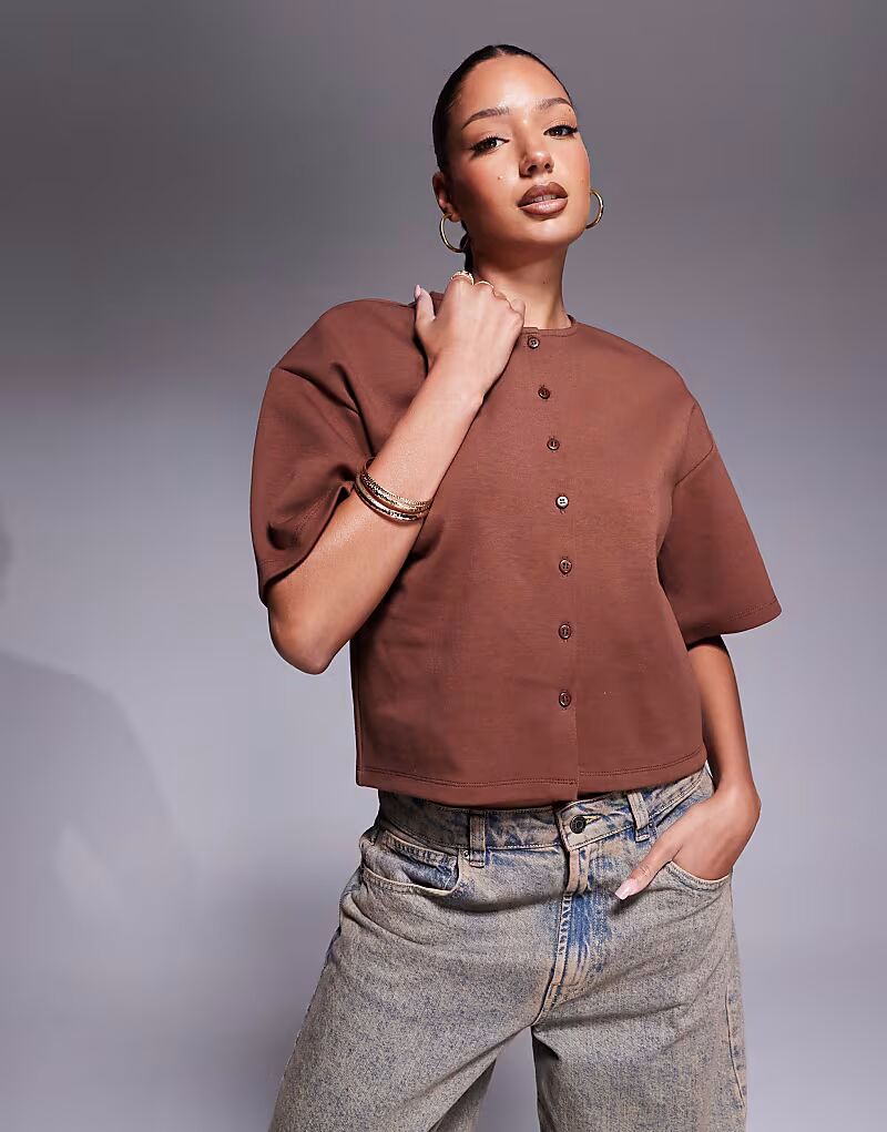 

Рубашка свободного кроя ASOS DESIGN из ткани интерлок с пуговицами коричневого цвета