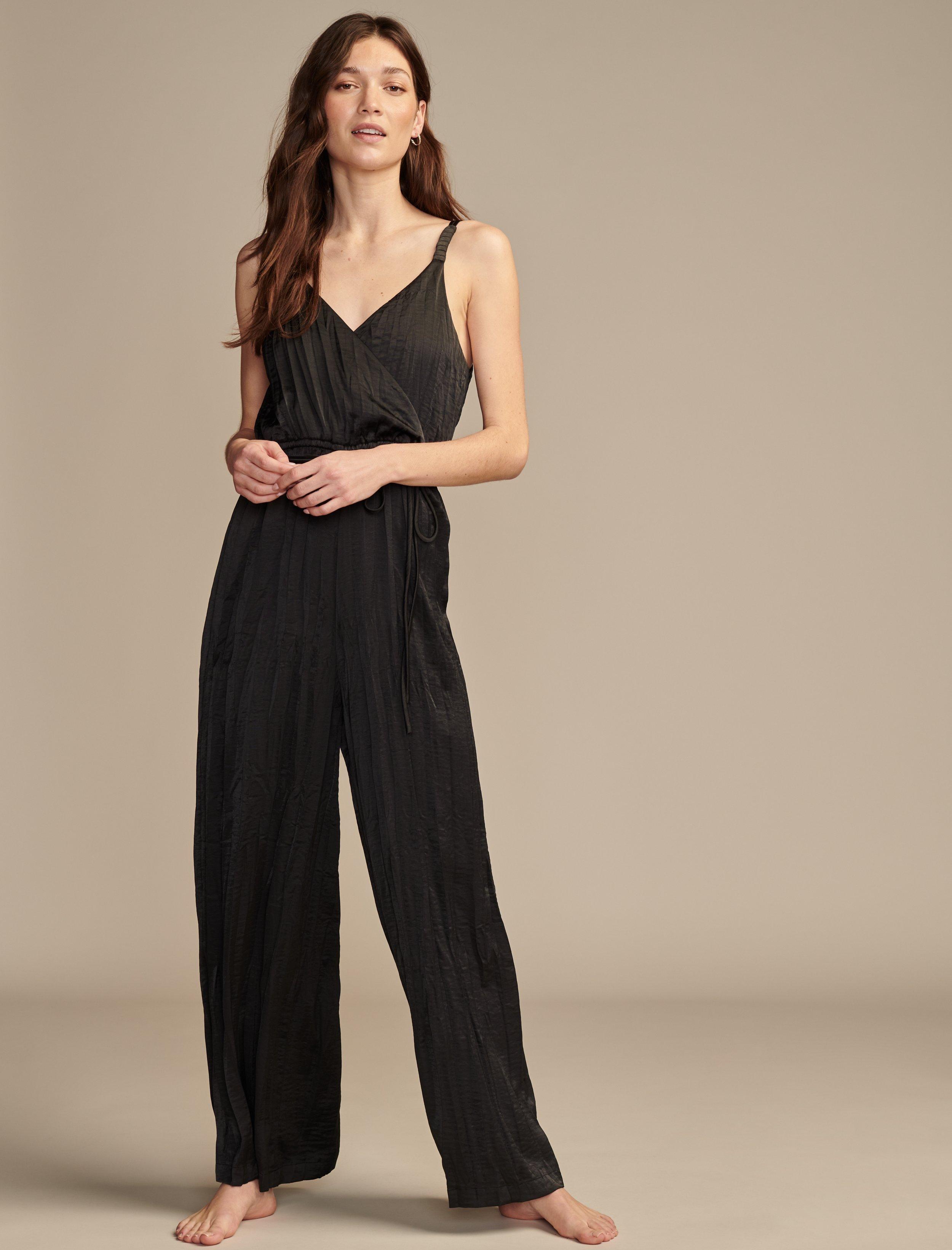 

Женский плиссированный атласный комбинезон Lucky Brand, цвет charcoal