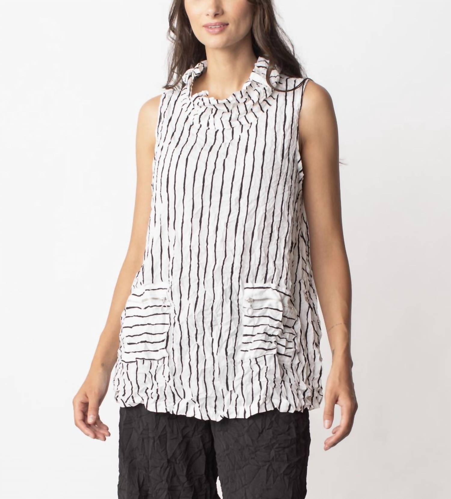 

Туника с разрезным воротником из плиссированного крепдешина в белом цвете Liv by Habitat