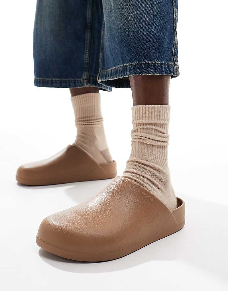 

Коричневые сабо унисекс Dylan Crocs
