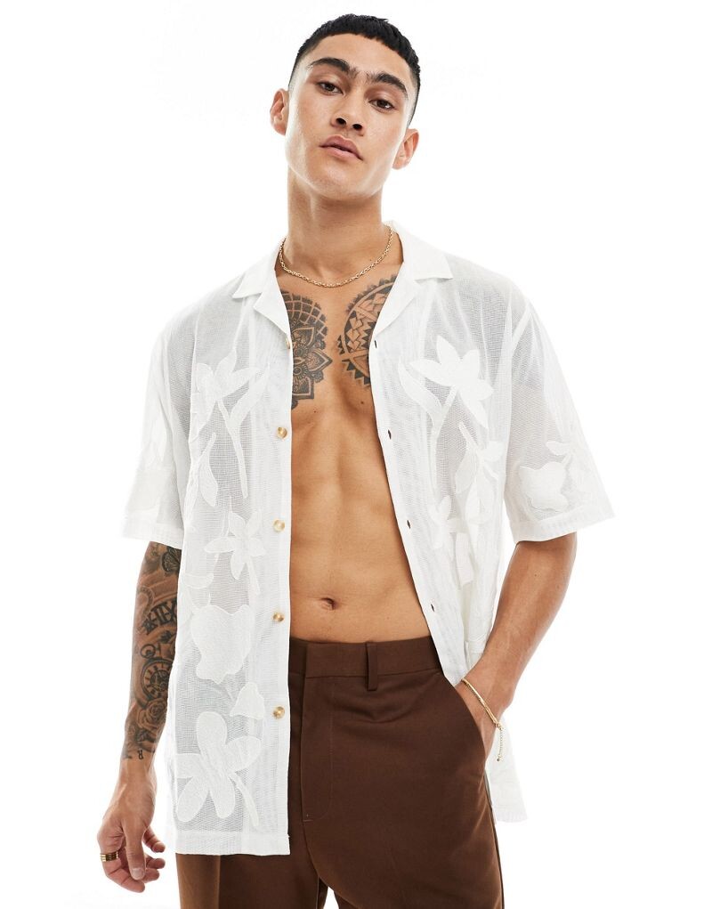 

Рубашка Revere с короткими рукавами и вышивкой ASOS DESIGN Premium цвета экрю