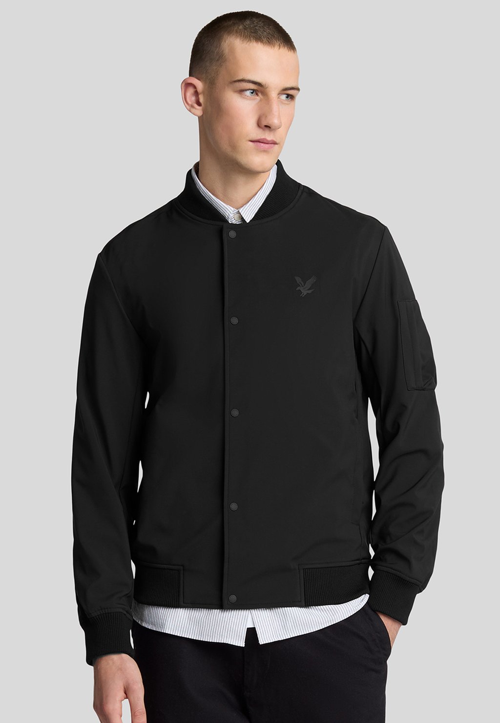 

Куртка-бомбер Lyle & Scott, черный